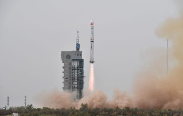 Start rakiety CZ-4B z satelitą Haiyang-2C