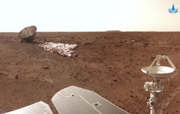 Spadochron i osłona termiczna łazika Zhurong / CNSA