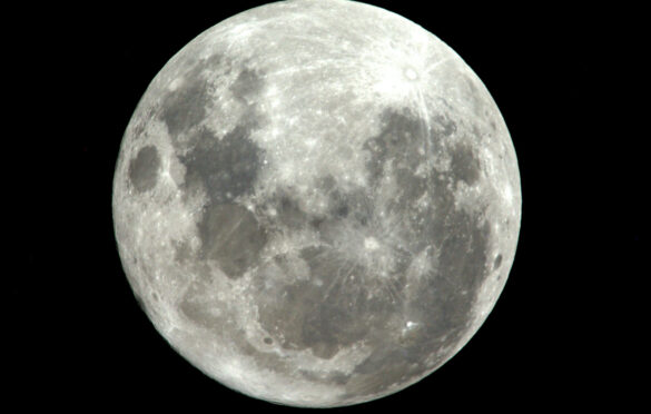 Księżyc widziany z Międzynarodowej Stacji Kosmicznej / ESA