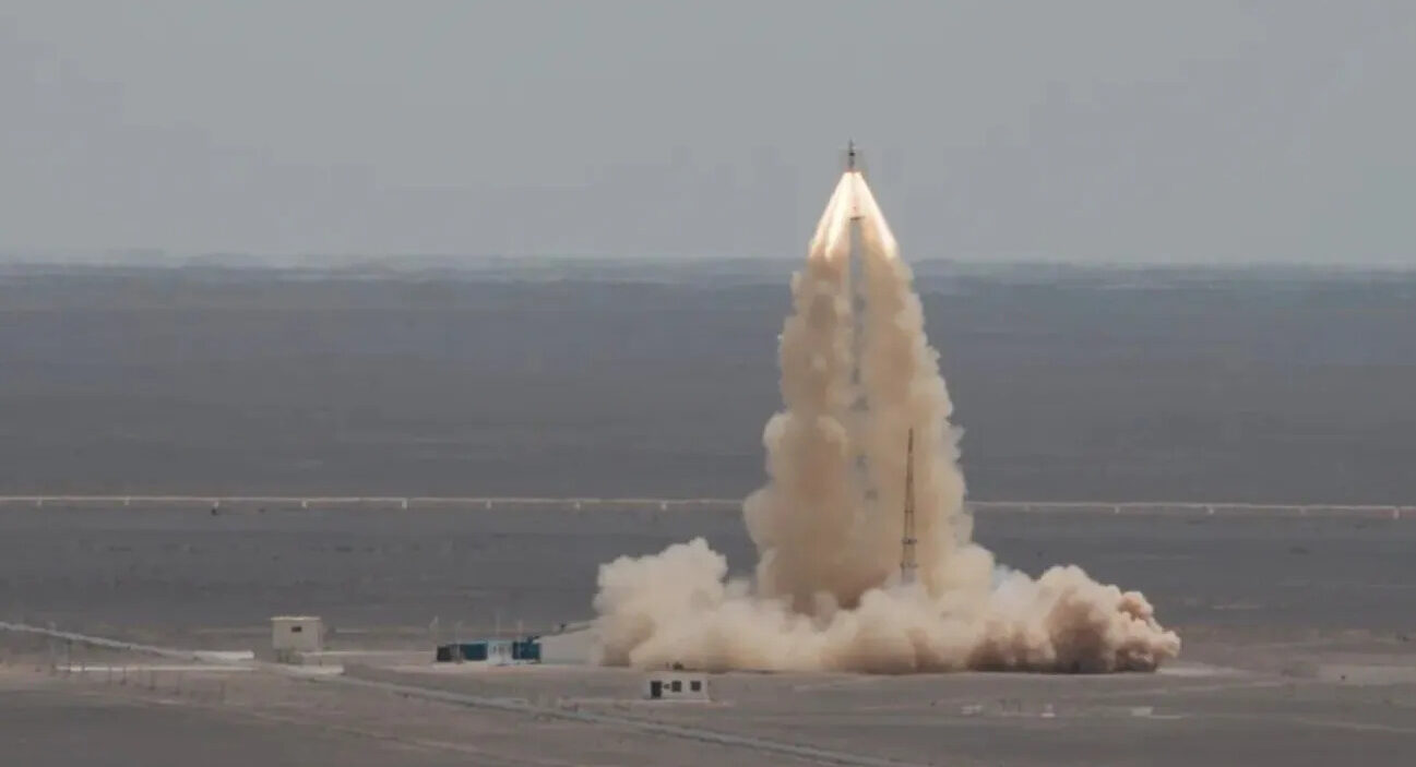 Test systemu ratunkowego (tzw Pad Abort) statku kosmicznego Mengzhou z 17.07.2025 / Foto: CMSA